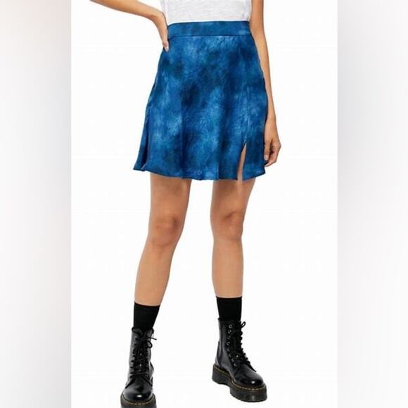 Free People Dresses & Skirts - Free People Martine Blue Tie-Dye Print A-Line Crinkled Mini Skirt Size 4